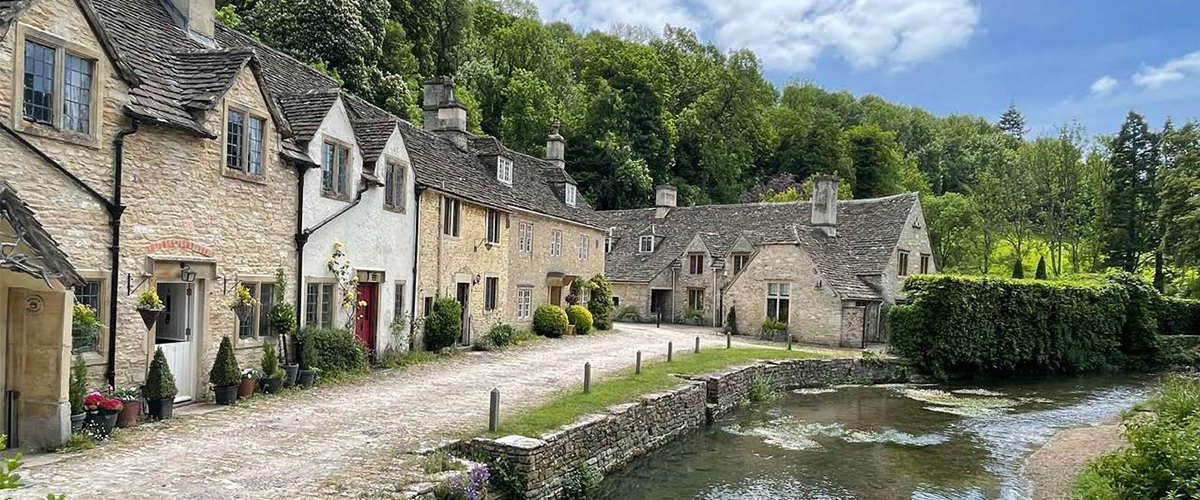 Cotswolds Photo Credit: Warakorn-stock.adobe.com