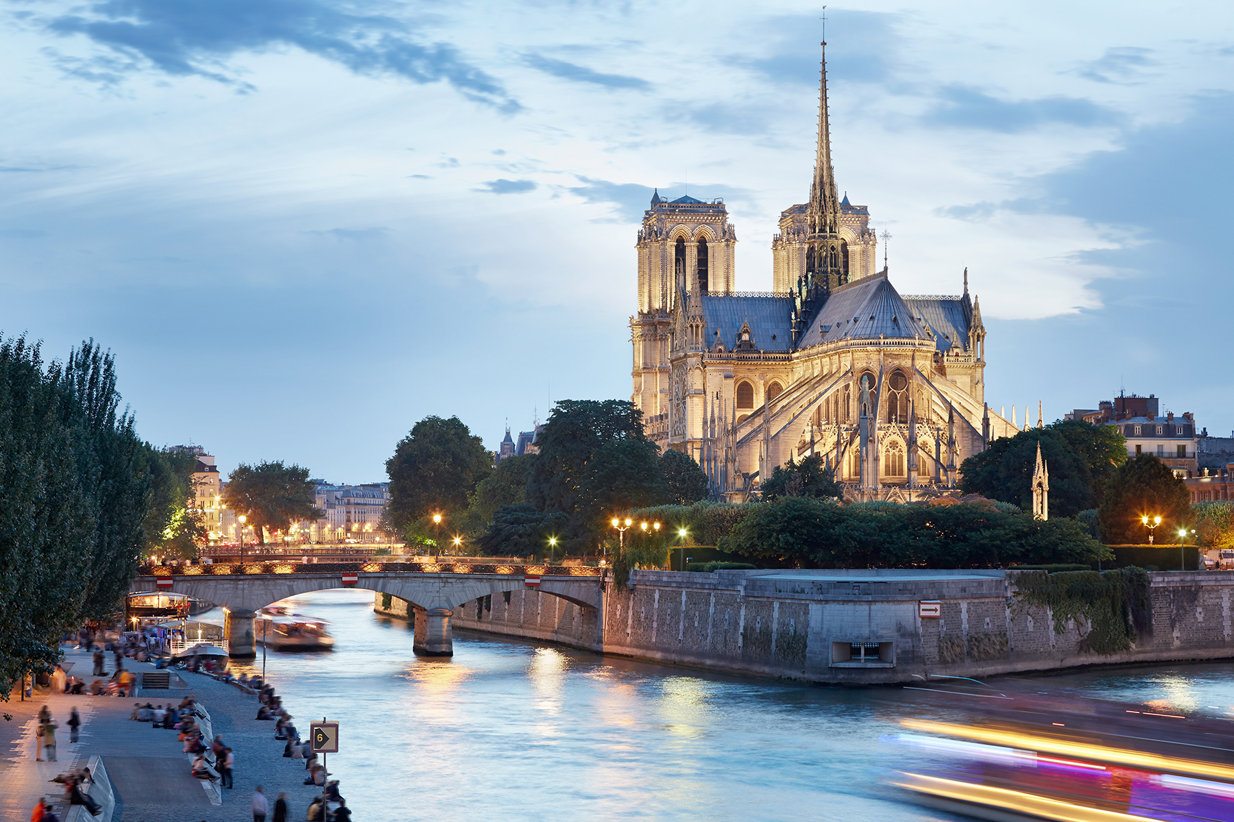 Photo Credit: andersphoto-stock.adobe.com / Notre Dame