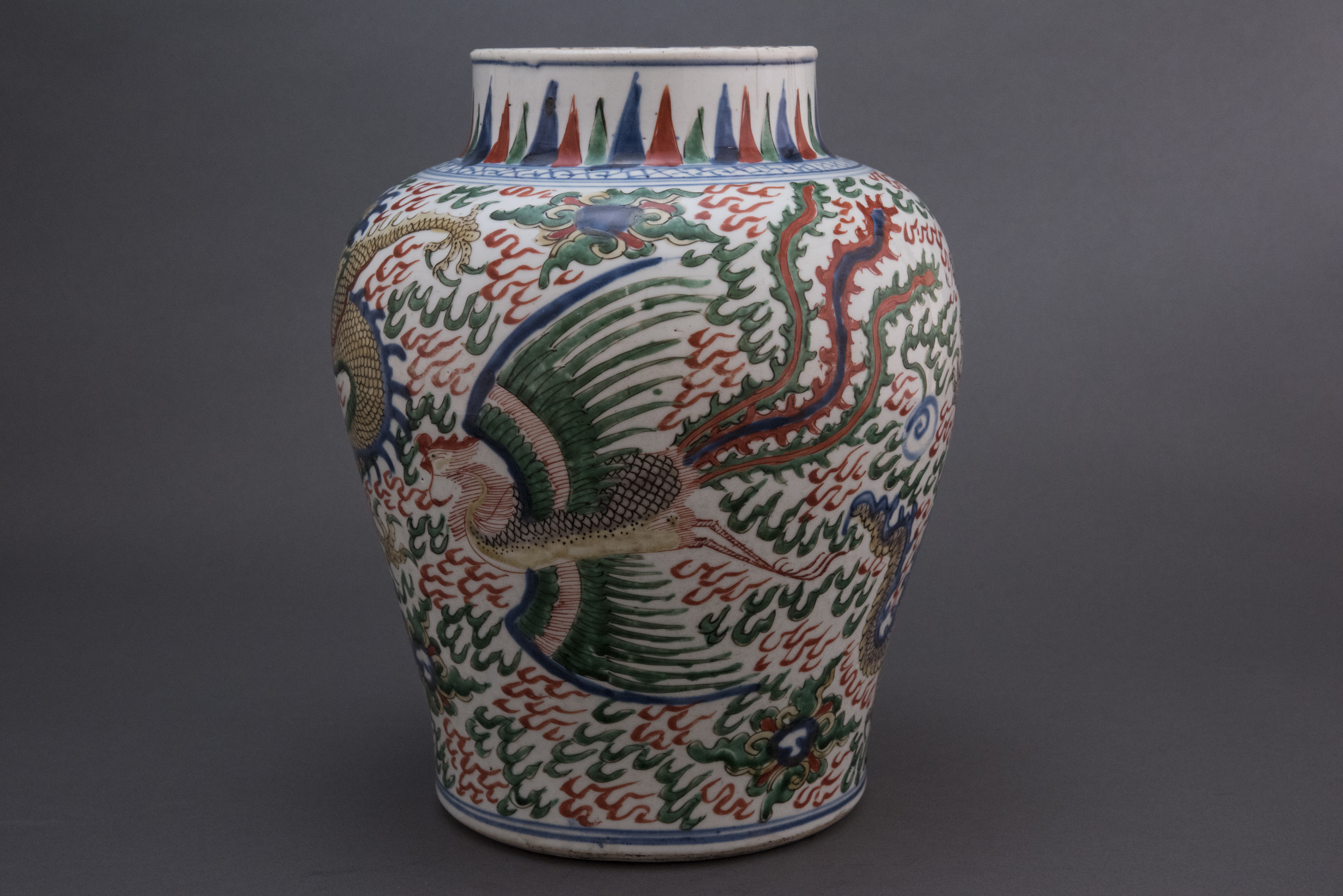 A phoenix on a hard-paste porcelain jar