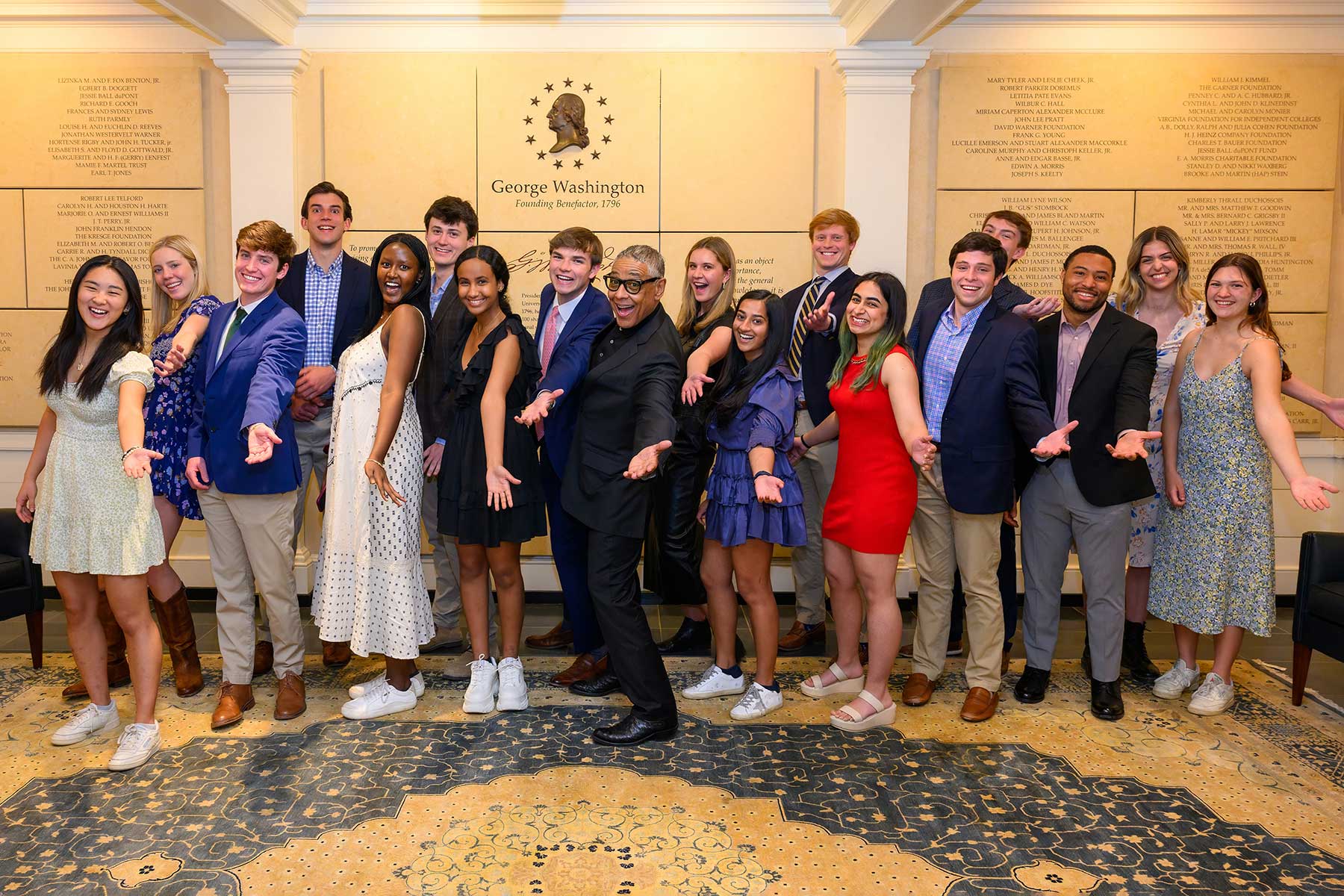 Actor Giancarlo Esposito poses with W&L’s Contact Committee members