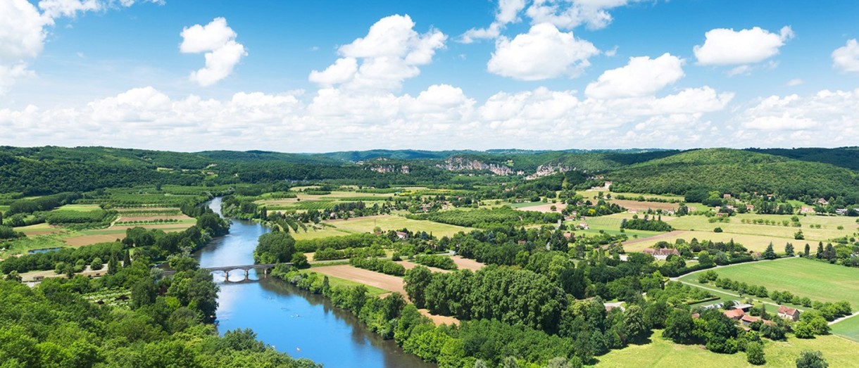 Banner image of the Dordogne sky high view