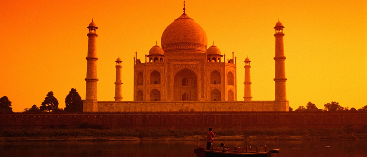 Banner image of the Taj Mahal promoting the Mystical India travel program