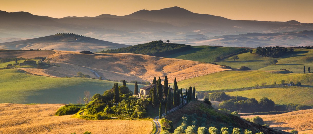 Banner image promoting Walking in Tuscany travel program