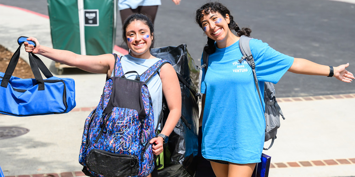 Students moving in