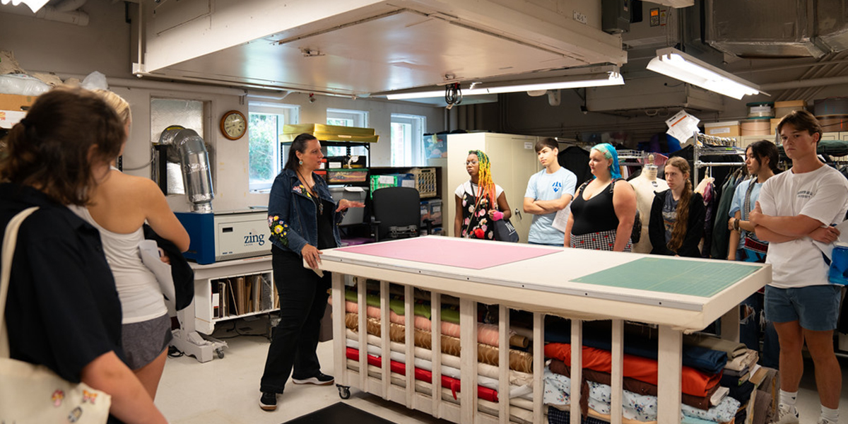 Students in the Home Is Where the Art Is Leading Edge program
