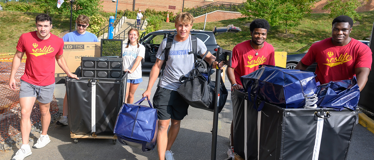 Students moving in 